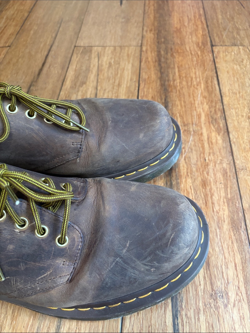 DR MARTENS 1561 Brown Leather 4-eye Gibson Oxford Lace Up - Picture 2 of 11